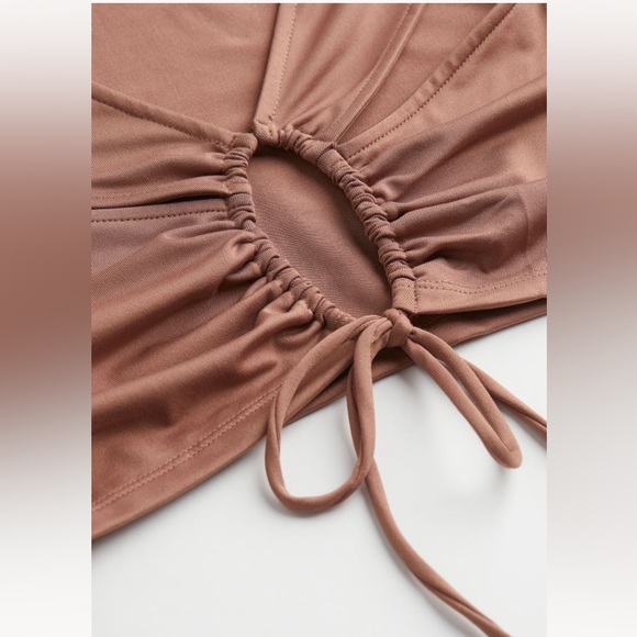 H&M NWT Cut-out Crop Top Beige-Brown Size M - Picture 3 of 3
